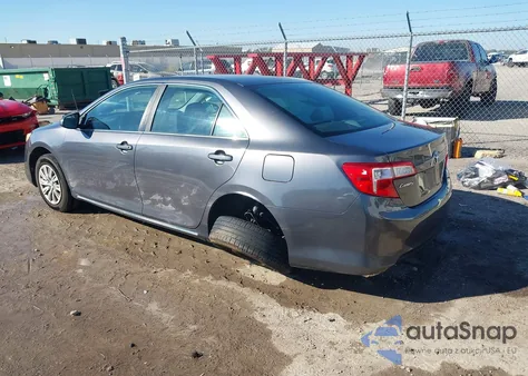 2014 Toyota Camry Le z USA, uszkodzony, nr VIN 4T1BF1FK8EU430974